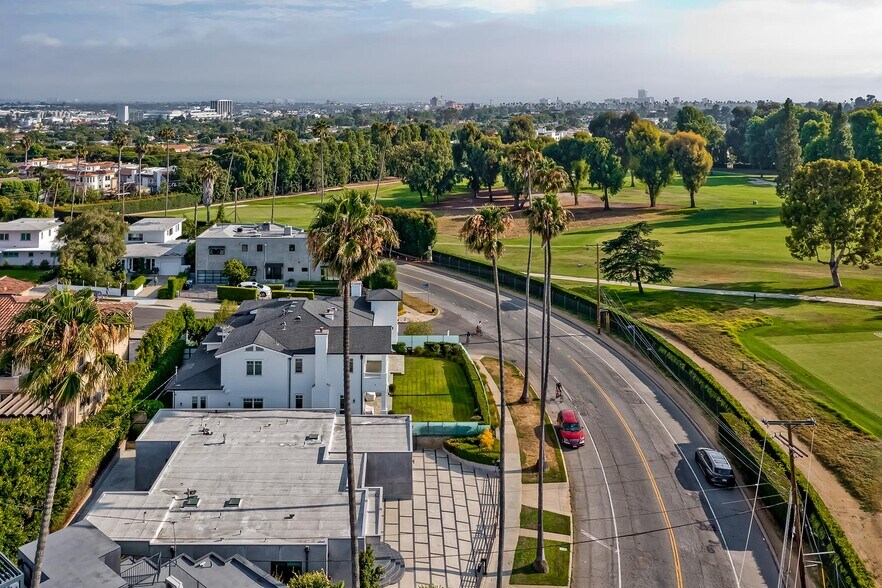 Building Photo - 12730 Montana Ave