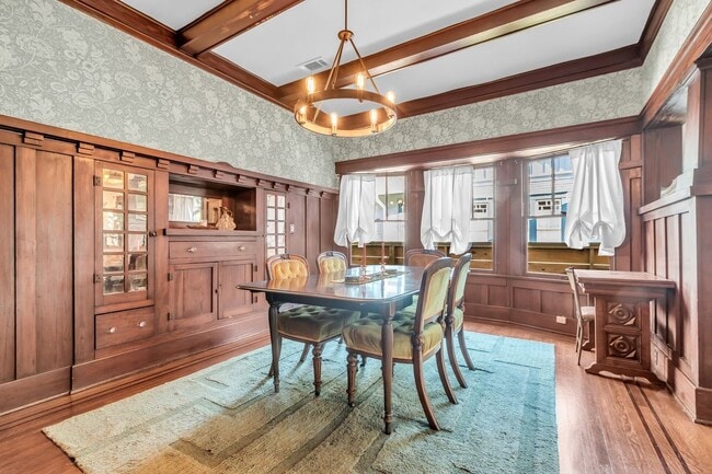 Building Photo - 2608 Hopkins St