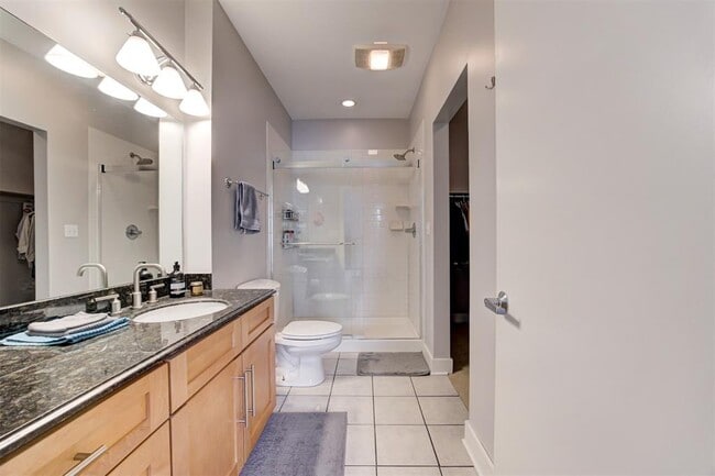 Building Photo - 444 N Central Ave