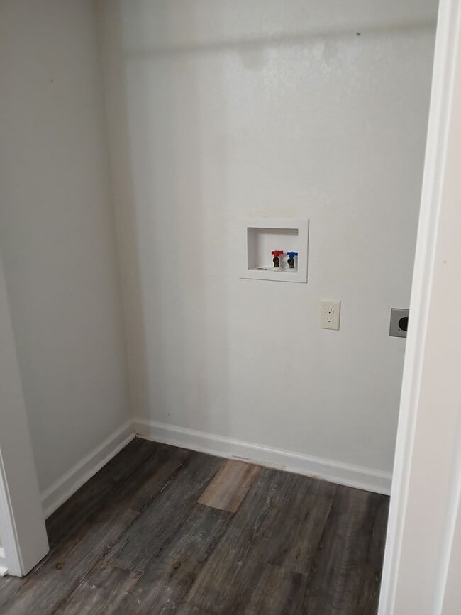 Building Photo - 101 Clark Ave