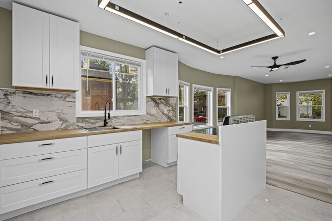 Building Photo - 520 Smith St