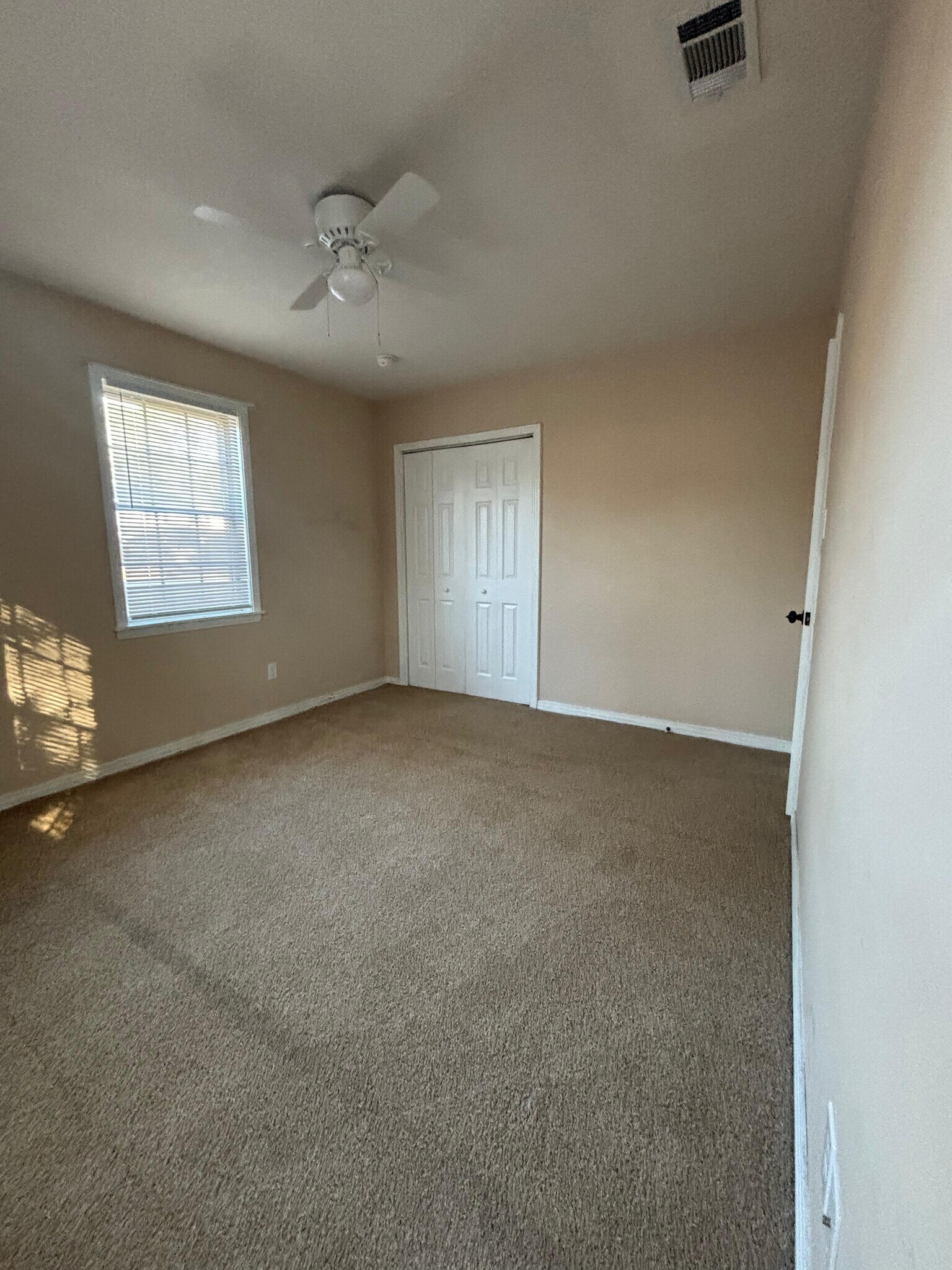 Building Photo - 14 Sara Forest Dr