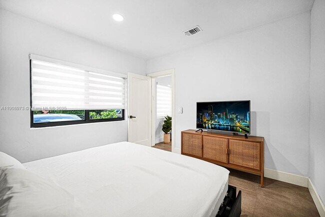 Building Photo - 85 NW 47th St