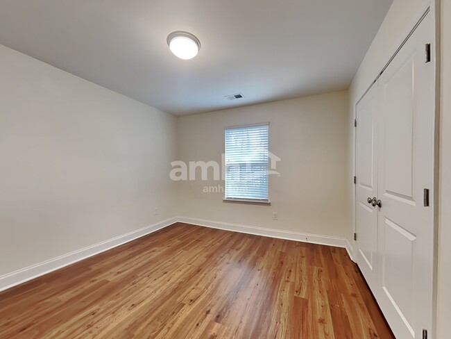 Building Photo - 107 Cooper Dr