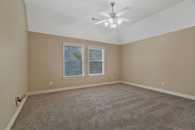 Building Photo - "Luxurious 5-Bed, 4-Bath Retreat in Grapevine - Expansive 4,428 Sq. Ft. Haven in Carroll ISD!"