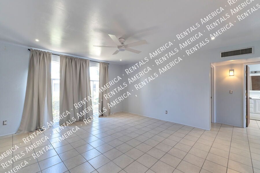 Building Photo - 654 N Richey Blvd