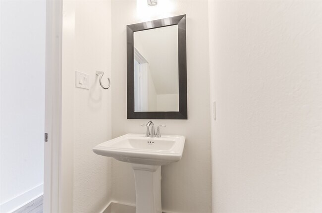 Building Photo - 10916 Keaton Landing Dr