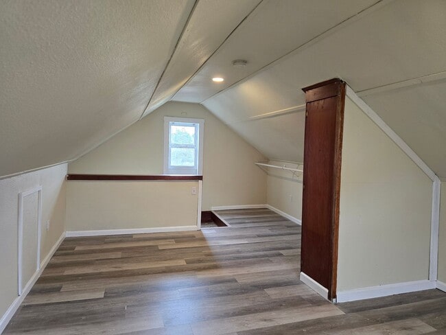 Building Photo - Alder Duplex