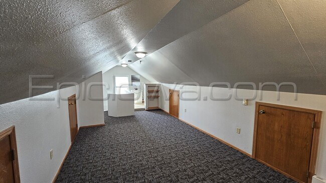 Building Photo - 148 Bowling St SW