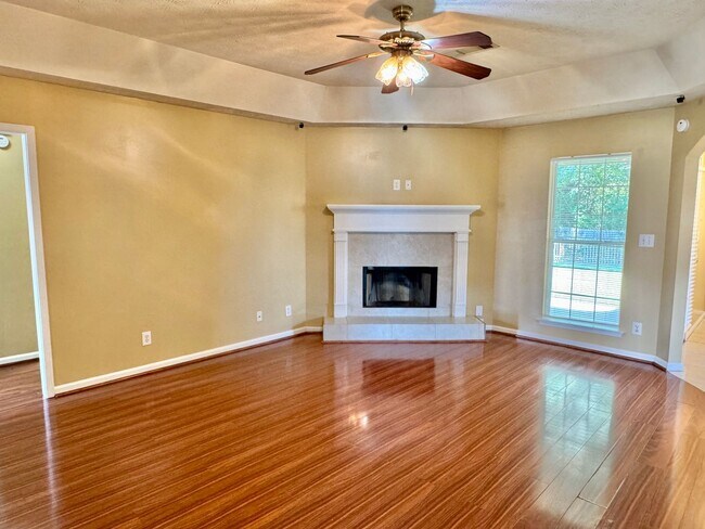 Building Photo - Modern 3-Bedroom Beauty in East Montgomery