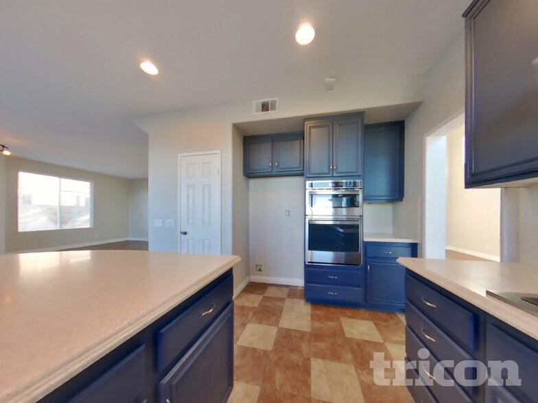 Building Photo - 5 Corte Madera