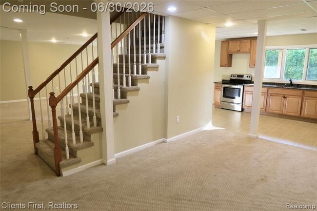Building Photo - 7233 Oakwood Dr