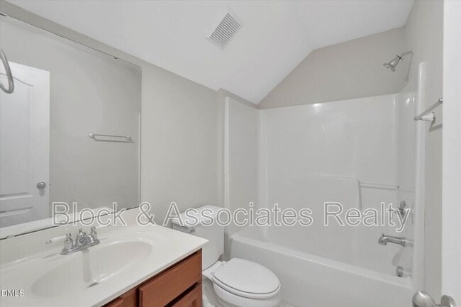 Building Photo - 109 Old Savannah Dr