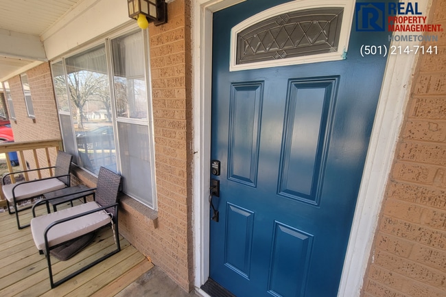 Building Photo - 130 Sheridan Rd