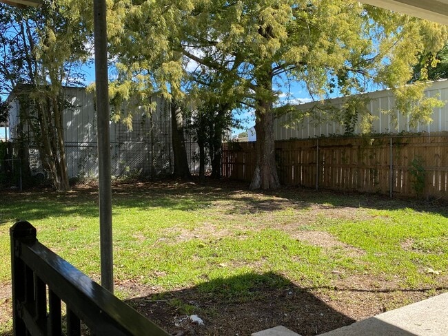 Building Photo - 115 Woodrow St