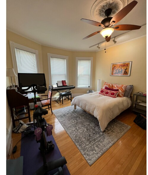 Building Photo - 176 Elm St