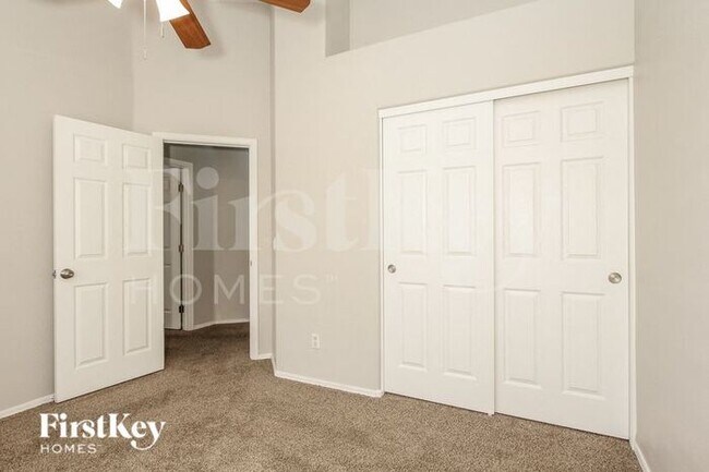 Building Photo - 10924 W Granada Rd