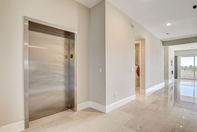 Building Photo - Mira Villa Condo