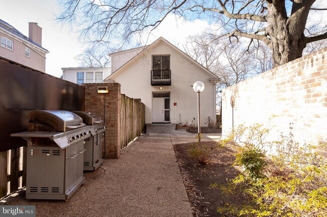 Building Photo - 429 N St SW