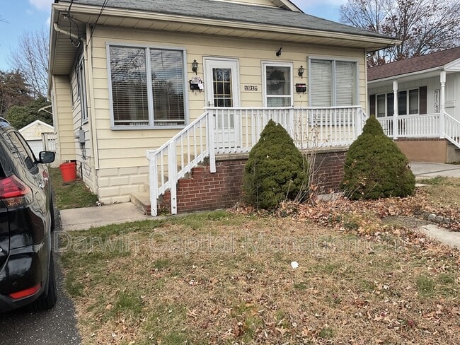 Building Photo - 1917 W High St
