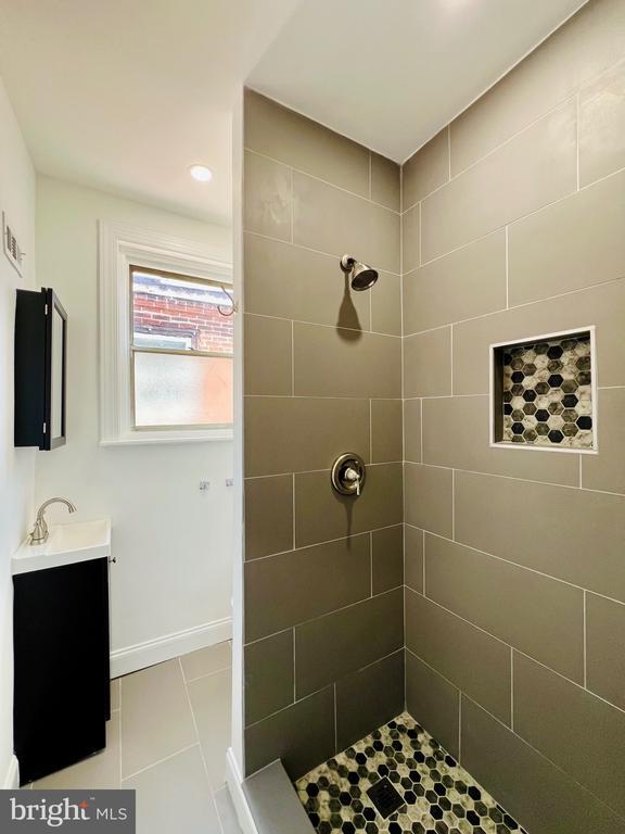 Building Photo - 4311 N Hicks St