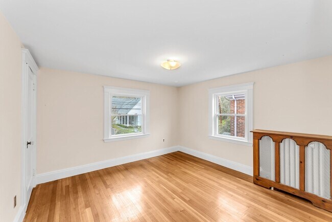 Building Photo - 55 Arborough Rd