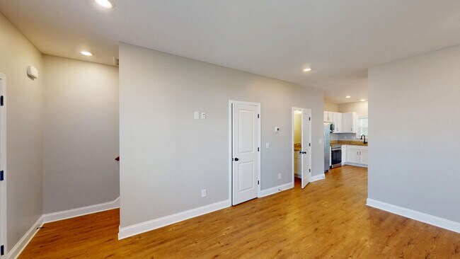 Building Photo - Columbia, TN 2 Bed/2.5 Bath Townhome With ...