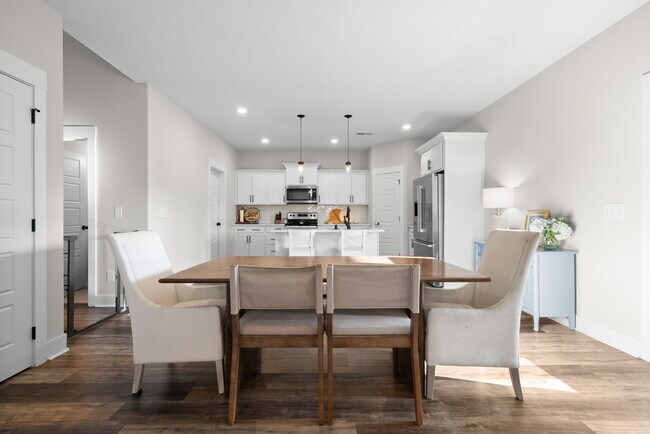 Building Photo - 331 Bluebriar Trace