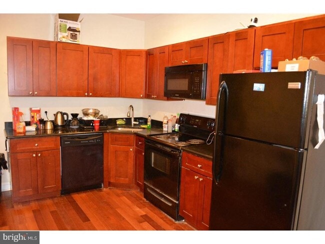 Building Photo - 1133 W Nevada St