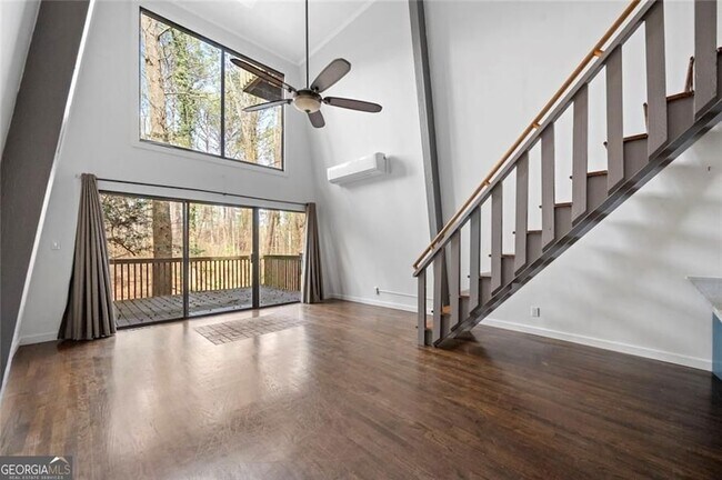 Building Photo - 3200 Rim Cove Dr