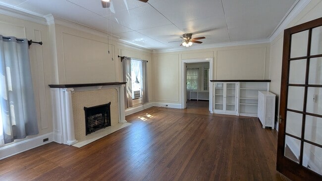Building Photo - 303 4th St NE