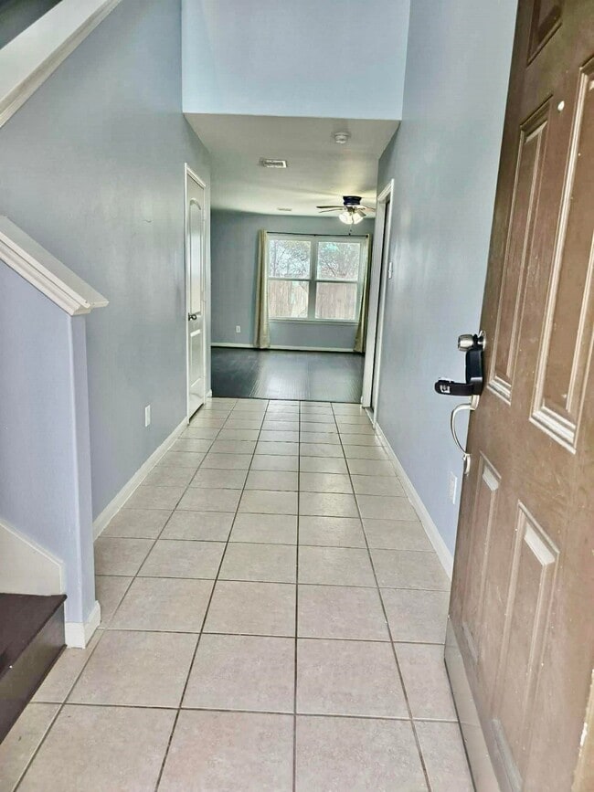 Building Photo - 11207 Hall Ridge Ct