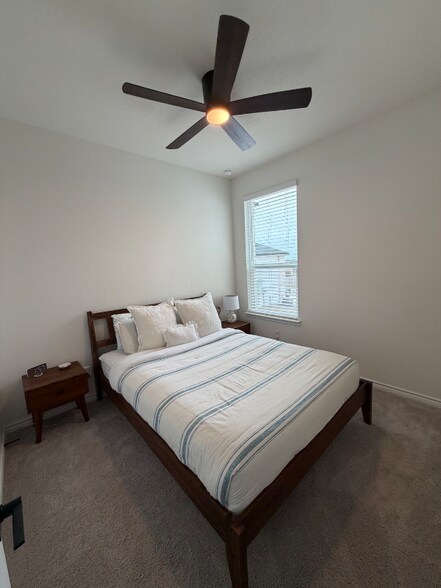 Building Photo - 15307 Oceanus Dr