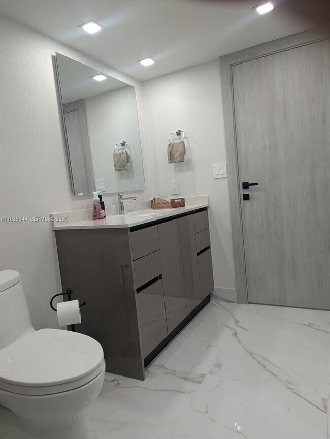 Building Photo - 19707 Turnberry Way