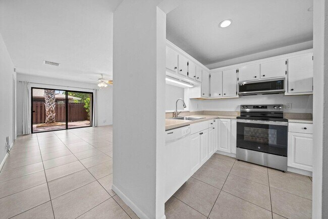 Building Photo - 16422 Straw Way