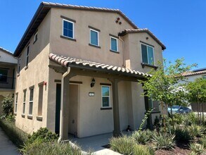 Building Photo - Townhome Perfection!