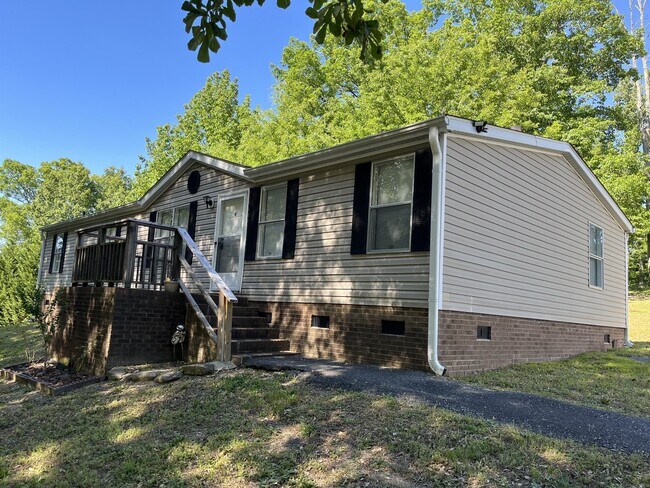Primary Photo - 108 Crown Ct