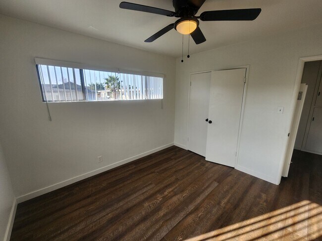 Building Photo - Raymond