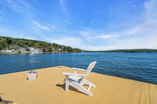 Building Photo - 363 Lakeside Blvd