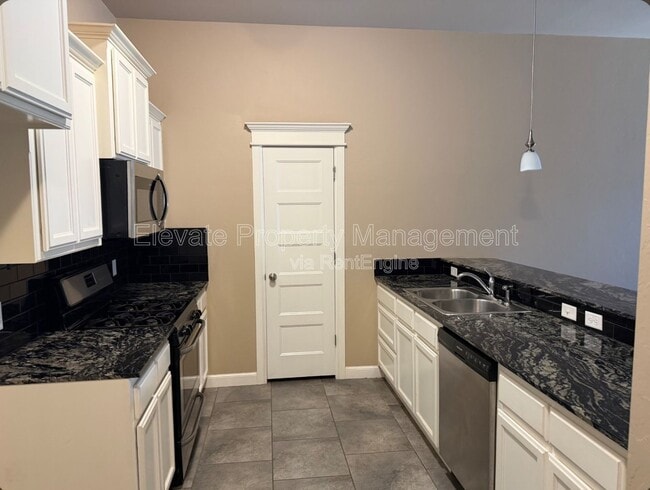 Building Photo - 2209 Ailsa Rd