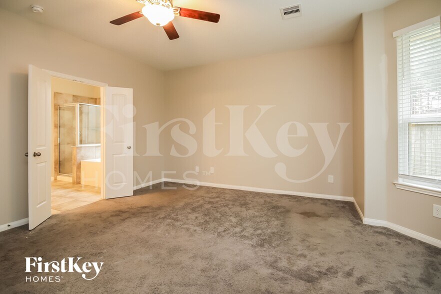 Building Photo - 20203 Ray Falls Dr