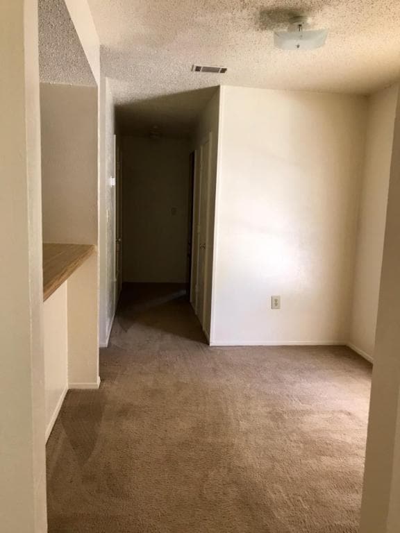 Building Photo - 728 Oak Hill Dr