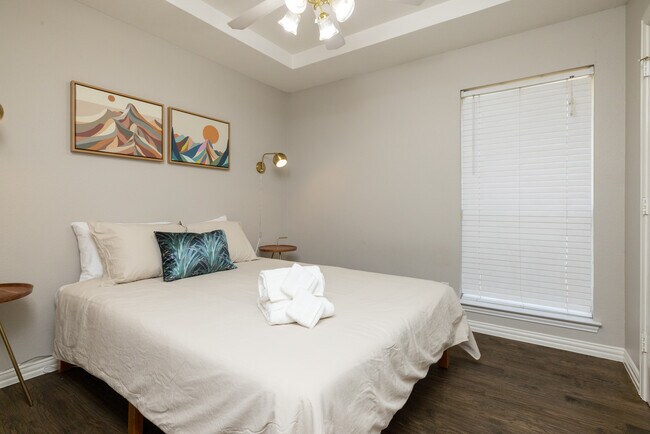 Building Photo - 2524 Coffey Dr