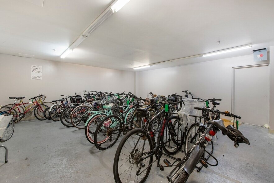 Building Photo - 133 Commander Shea Blvd