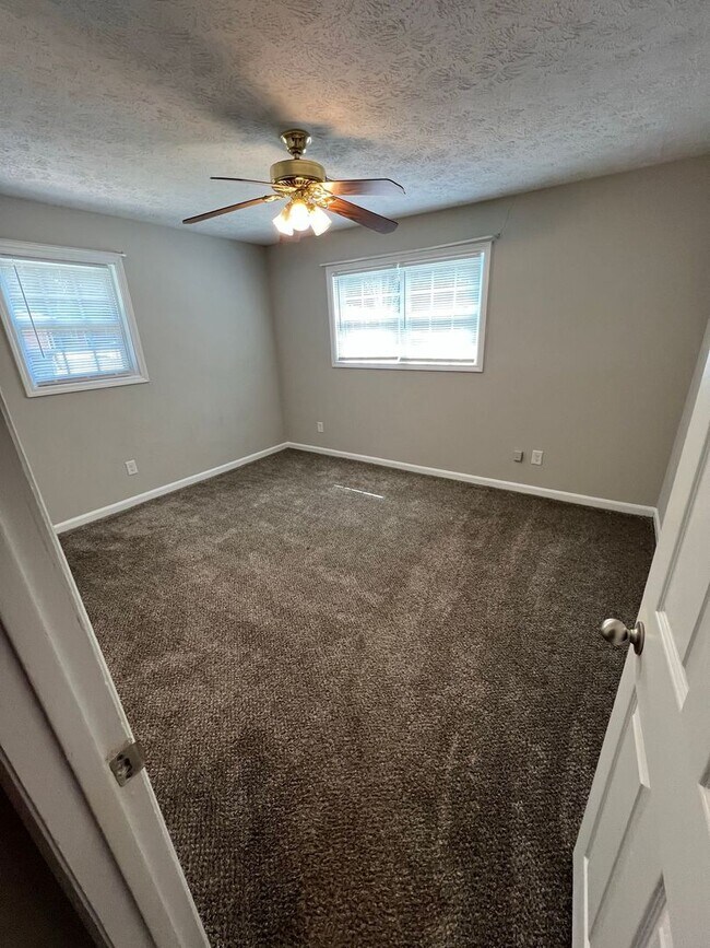 Building Photo - 4689 Cook Dr