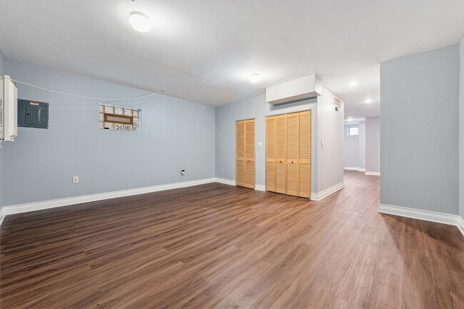 Building Photo - 4528 S St Lawrence Ave