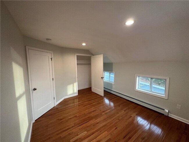 Building Photo - 29 Demarest Ave