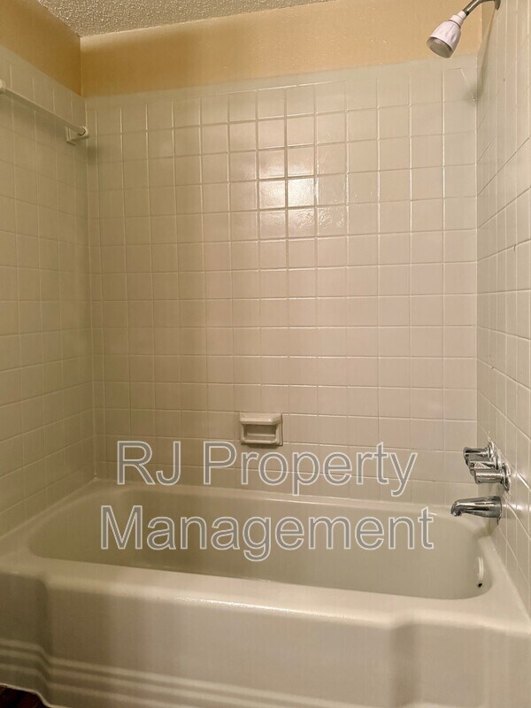 Building Photo - 3458 Sophia St