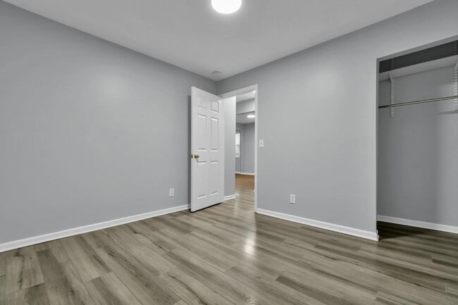 Building Photo - 162 S Powell Ave