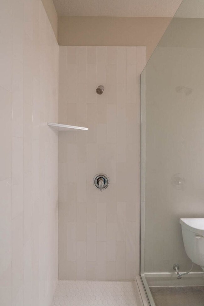 Building Photo - 493 N 550 W